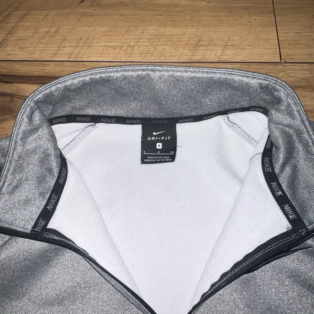 Gray Nike Pullover - image 4